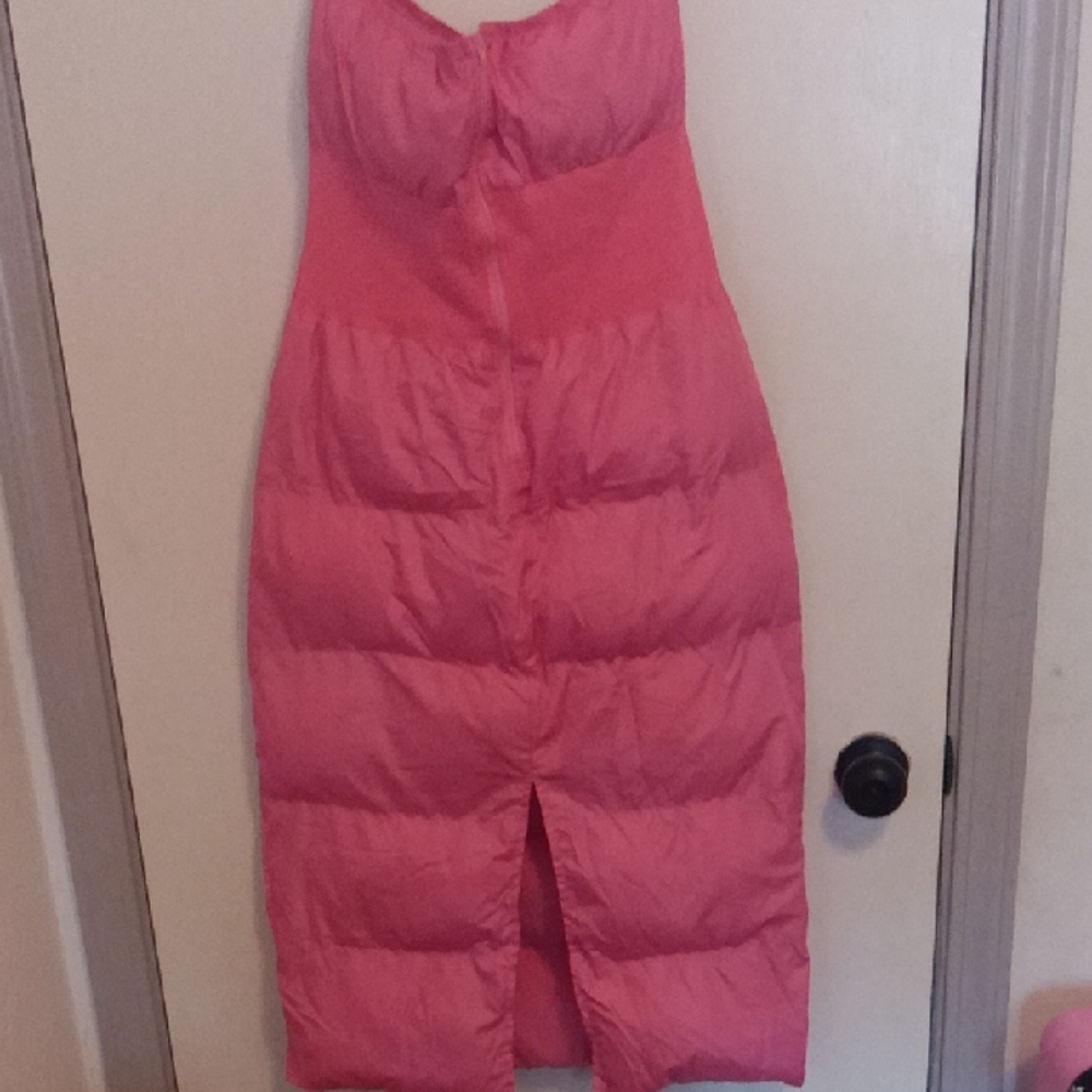 Elegant Pink Women's Dress - Picture 3 of 4